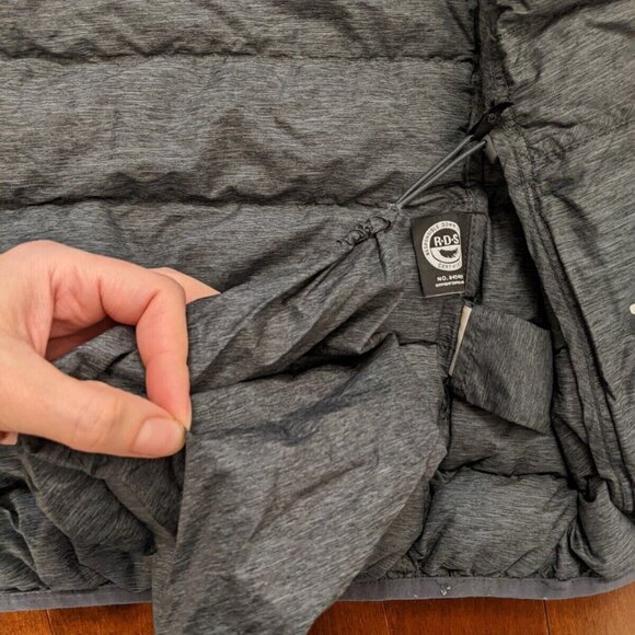 TNA Aritizia womens The little puff packable jacket size xs in gray color - Picture 10 of 11